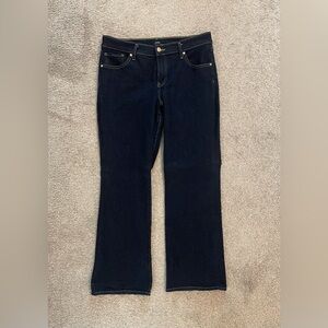 Like New, Women’s 8 Short Mid Rise Boot Cut Jeans from Express